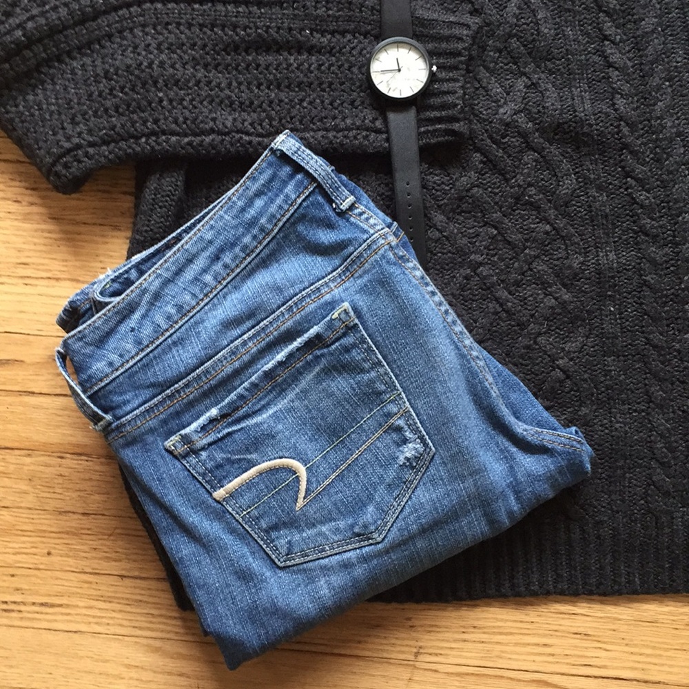 American Eagle light wash skinny jeans